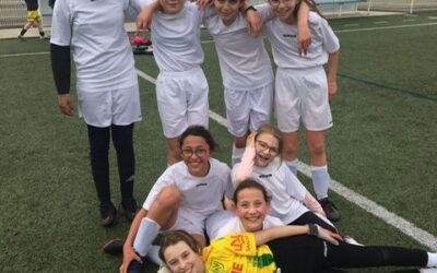 Les filles championnes départementales de FOOTBALL